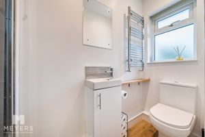En-suite- click for photo gallery